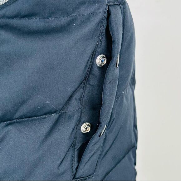 GAP Womens SZ S Cropped Puffer Down Vest Black Zip Detachable Hood Faux Fur - Picture 9 of 12